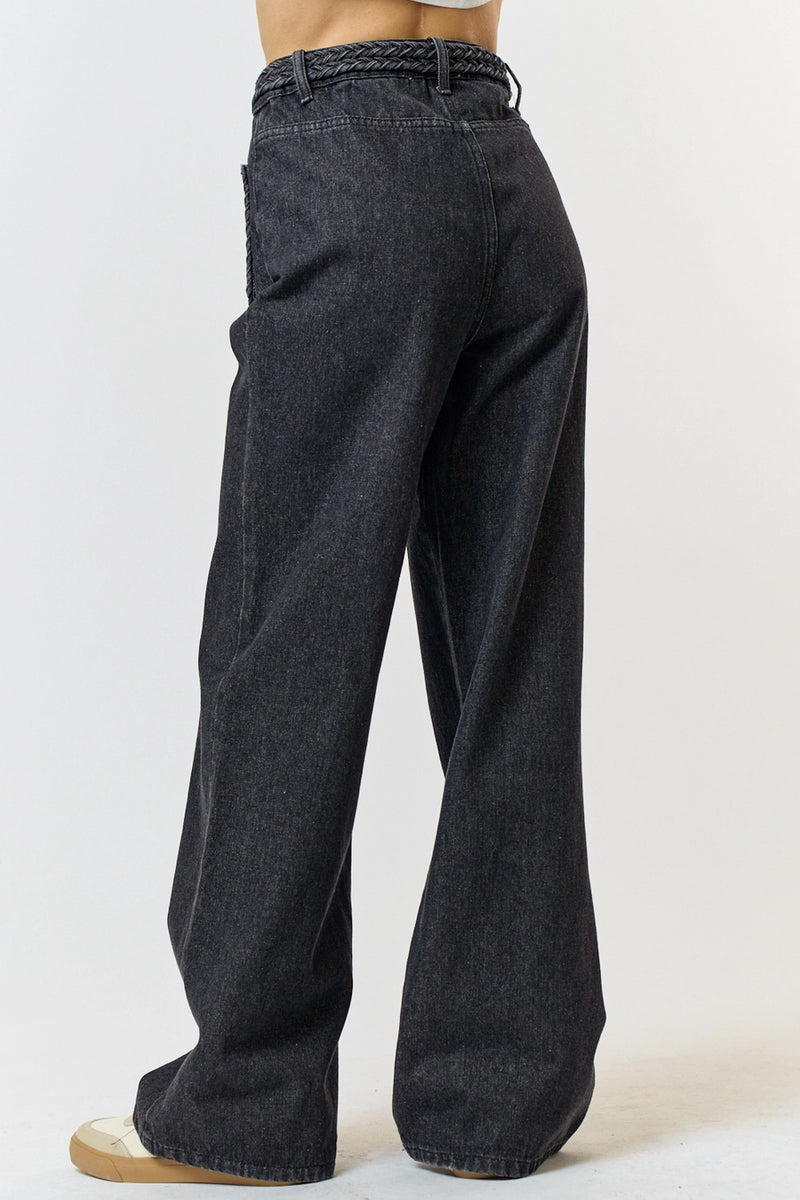 Straight Leg Front Pocket Detail Jeans